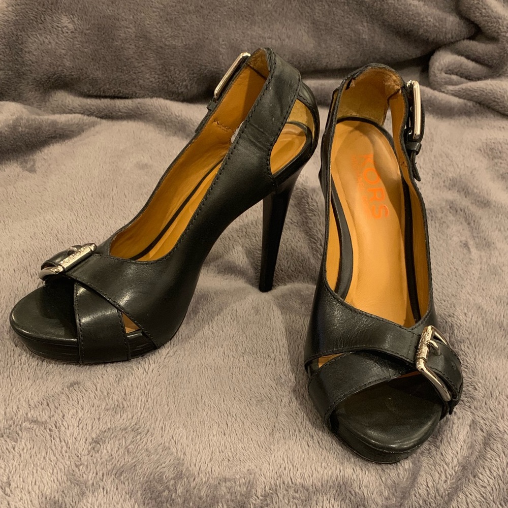 Michael Kors size 7 heel like new